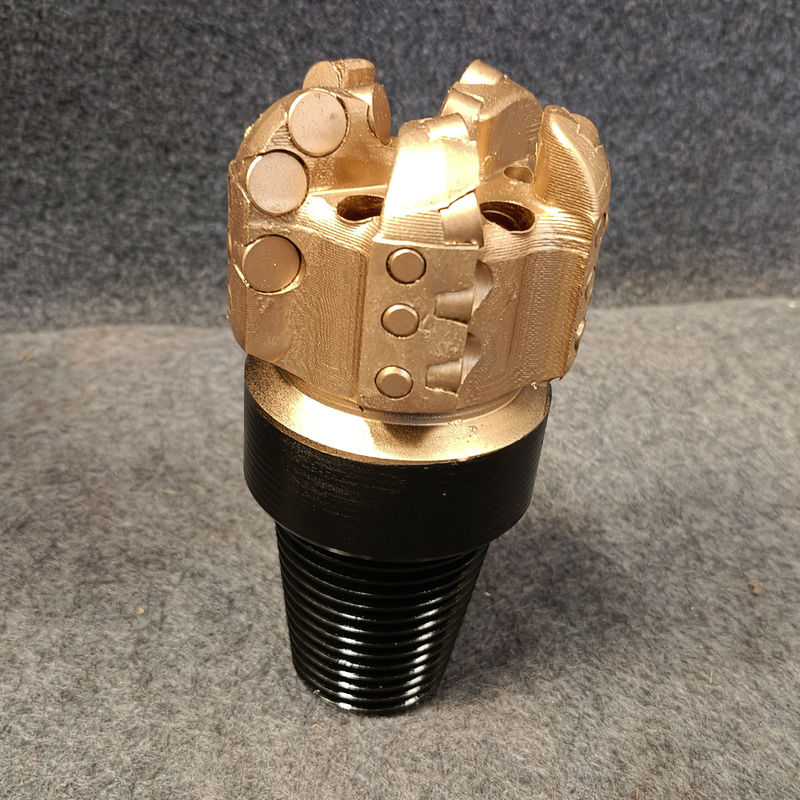 Bits PDC com cortador fixo e cortadores PDC para operações de perfuração eficientes