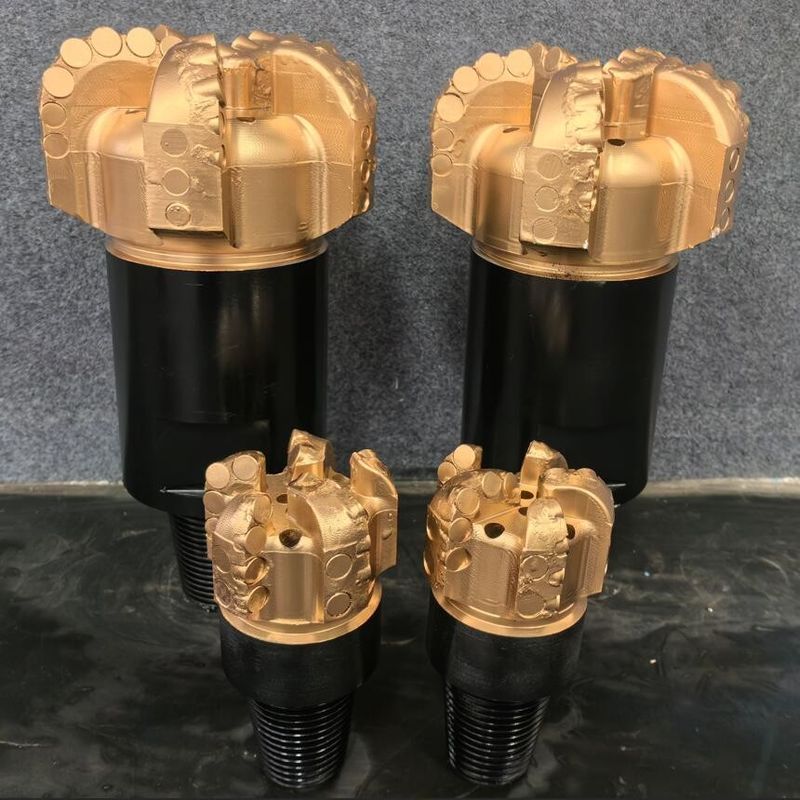98 mm a 311 mm Bits de perfuração PDC para sequências de xisto macio a médio com baixa abrasividade Design personalizado de aço de liga