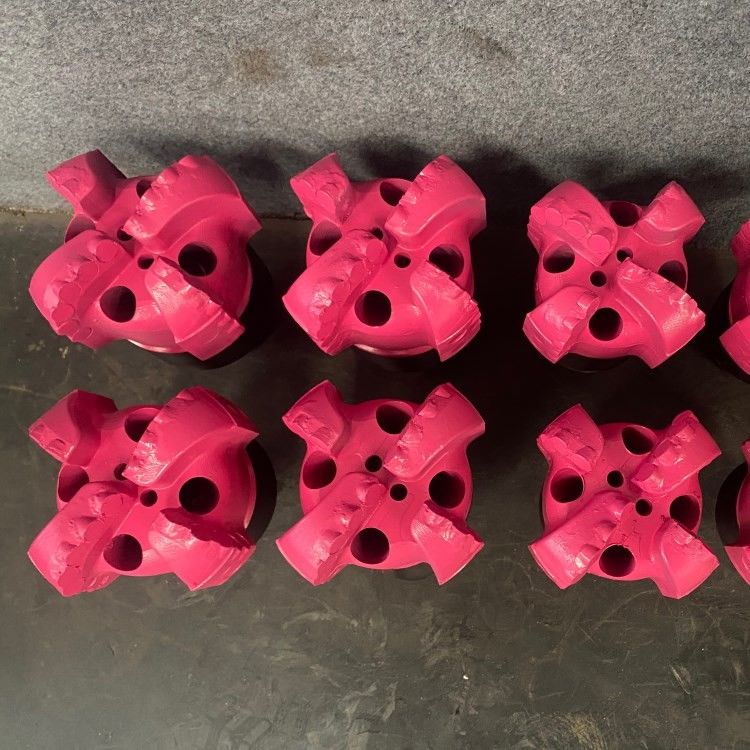 98 mm PDC de aço carbono Bits de perfuração de rocha para mineração de carvão mina subterrânea e perfuração de poços de água